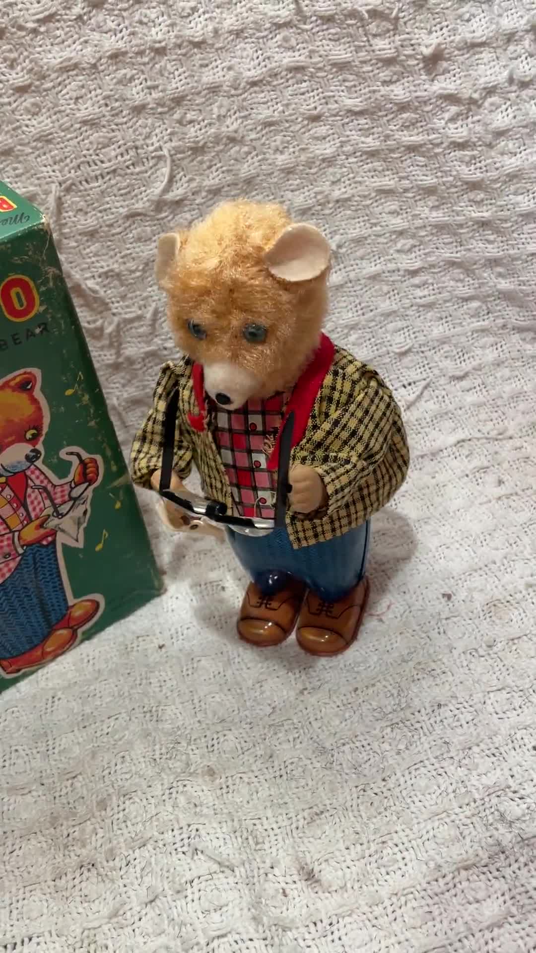 テディベア:Bruno(ブリュノ) Super Boxed Alps Bruno Dancing Spectacle Bear — Tobias Toys & Trains