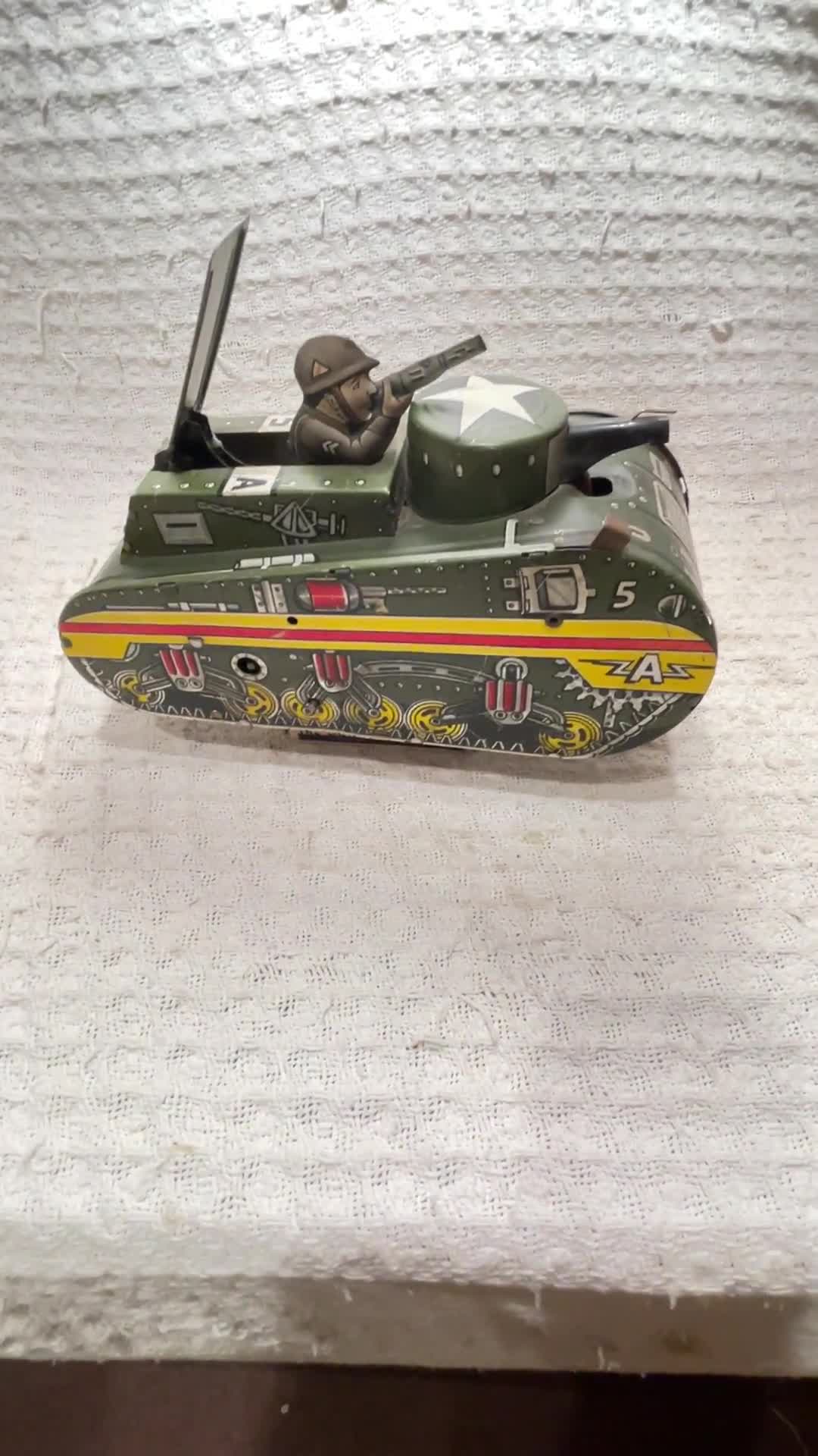 1950s Marx WWII Pop-up Tank — Tobias Toys & Trains
