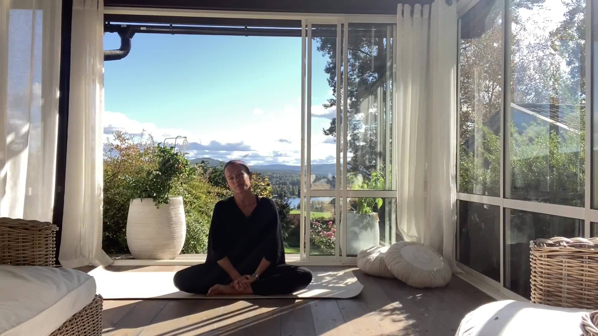 Solhälsningar i ett flöde 24 min