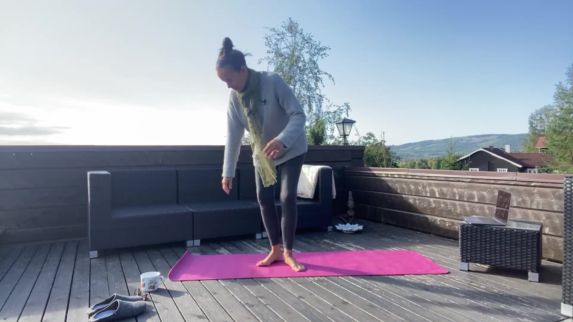 Morgonyoga i Järvsö. 37 minuter.