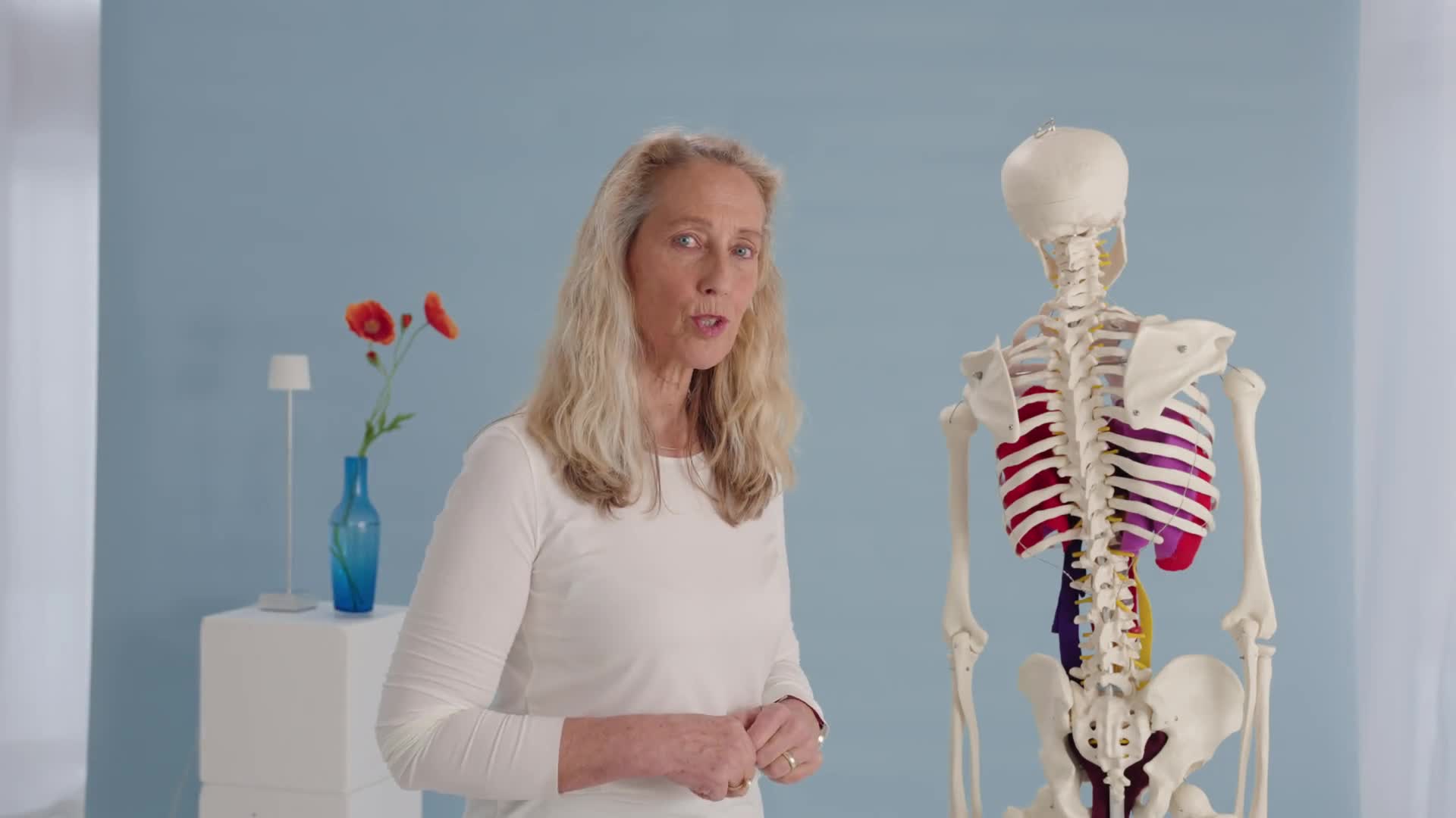 22 Übung — Die Wirbelsäule gezielt aktivieren