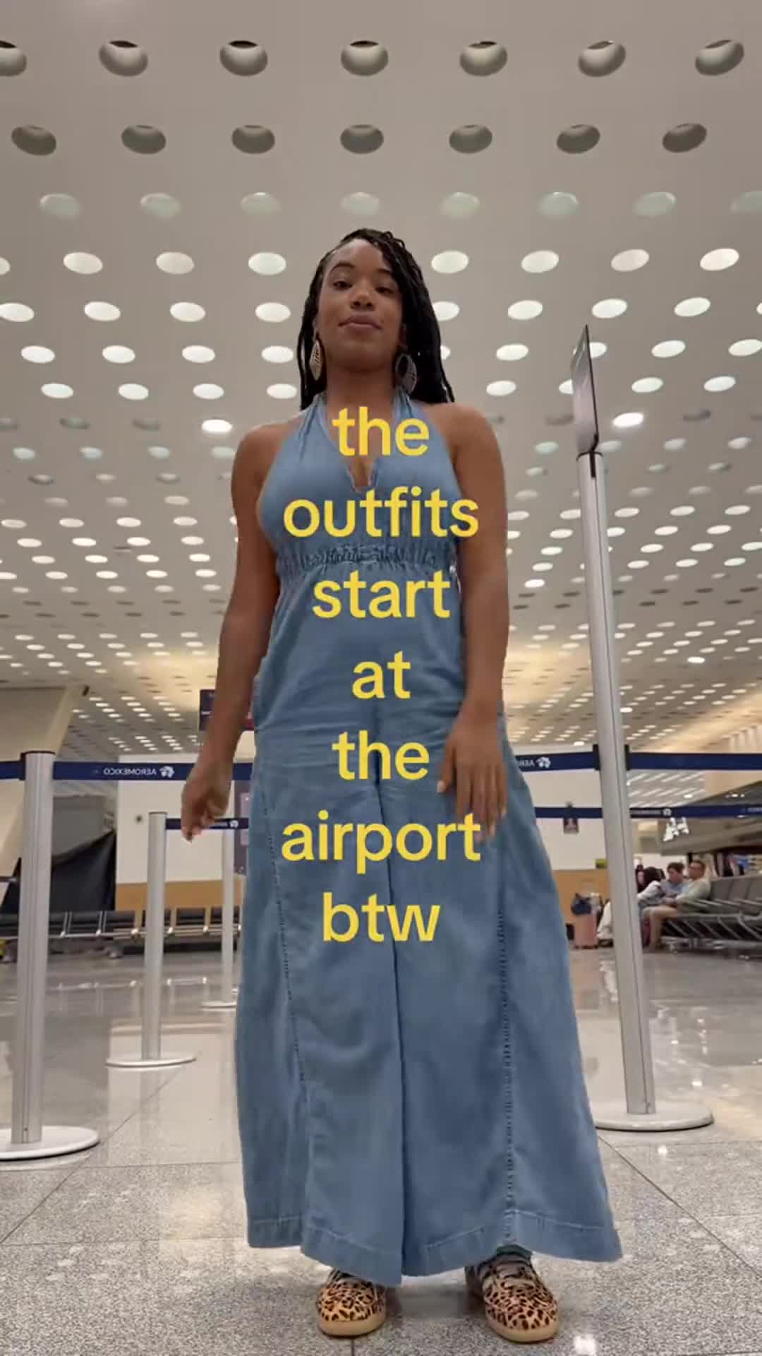 An airport outfit formula for looking put together and feeling comfortable
